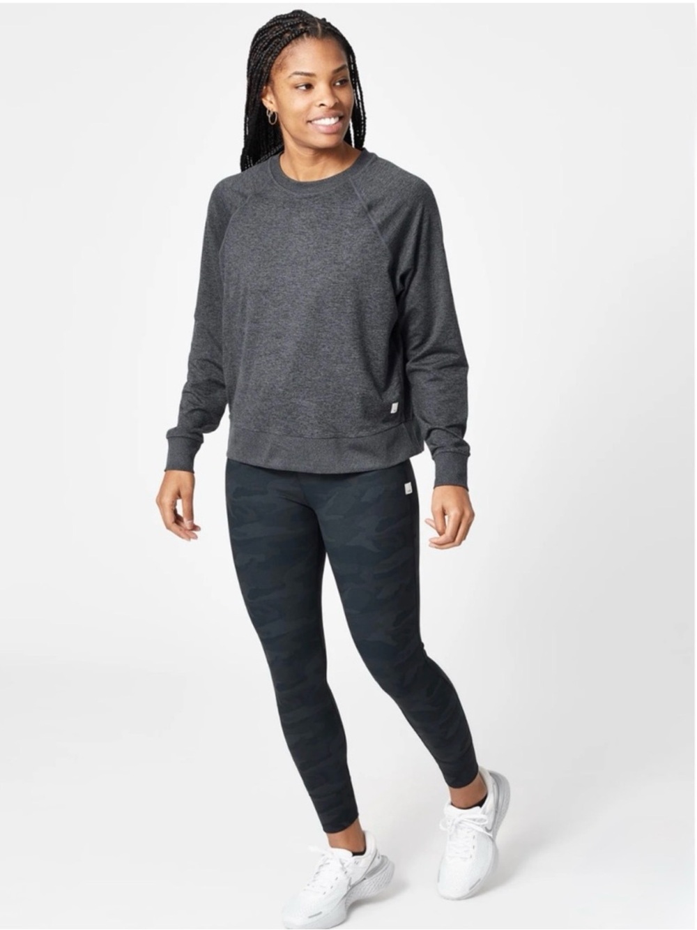 Vuori Women’s Halo Performance Crewneck Sweatshirt Gray Long Sleeve Athleisure S